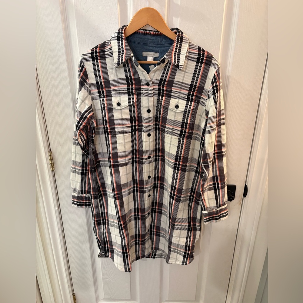 Women’s oversized flannel Plaid Button-Up Shirt